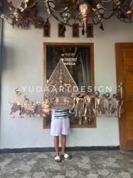 Gunungan Wayang Tembaga Set Pandawa Lima & Punokawan: Filosofi Mendalam dalam Karya Seni Dinding