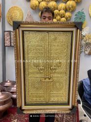 Hiasan Dinding Kuningan Pintu Kabah: Manifestasi Spiritual Tanah Suci