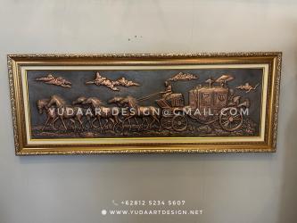 Hiasan Dinding Relief Tembaga Custom: Seni Relief Kuda, Finishing Hitam Gosok Patina & Bingkai Kayu