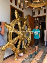 Jasa Pembuatan Logo Kuningan Custom Full Service: Relief 3D Dua Muka, Pengiriman, & Pemasangan