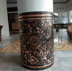 Jasa Pembuatan Sabuk Tiang Tembaga Kuningan Kustom (Motif Ukir, Pilar Nabawi, & Layanan Instalasi Profesional ke Lokasi)