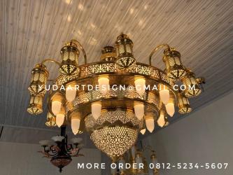 Lampu Gantung Masjid Kuningan Custom: Chandelier Megah untuk Interior Kubah & Ruang Utama