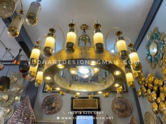 Lampu Gantung Masjid Kuningan Custom (Model Nabawi): Chandelier 16 Tangkai, Ukiran Nama, dan Instalasi Profesional