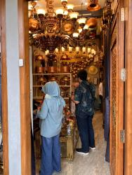 Panduan Anti-Tipu: 6 Kriteria Mutlak Memilih Pengrajin Tembaga & Kuningan Terbaik untuk Investasi Jangka Panjang
