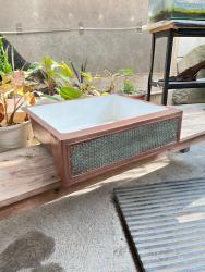 Tembaga vs. Kayu vs. Batu: Mana Material yang Paling Abadi dan Higienis untuk Wastafel Dapur Anda?