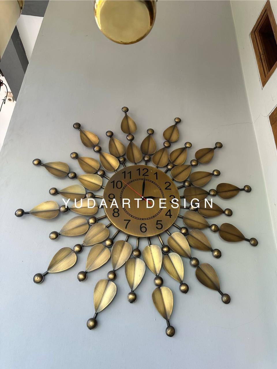 Wall Decor Jam Kuningan Antik Custom: Jam Dinding Klasik Handmade, Pemasangan Mudah Tempel di Paku
