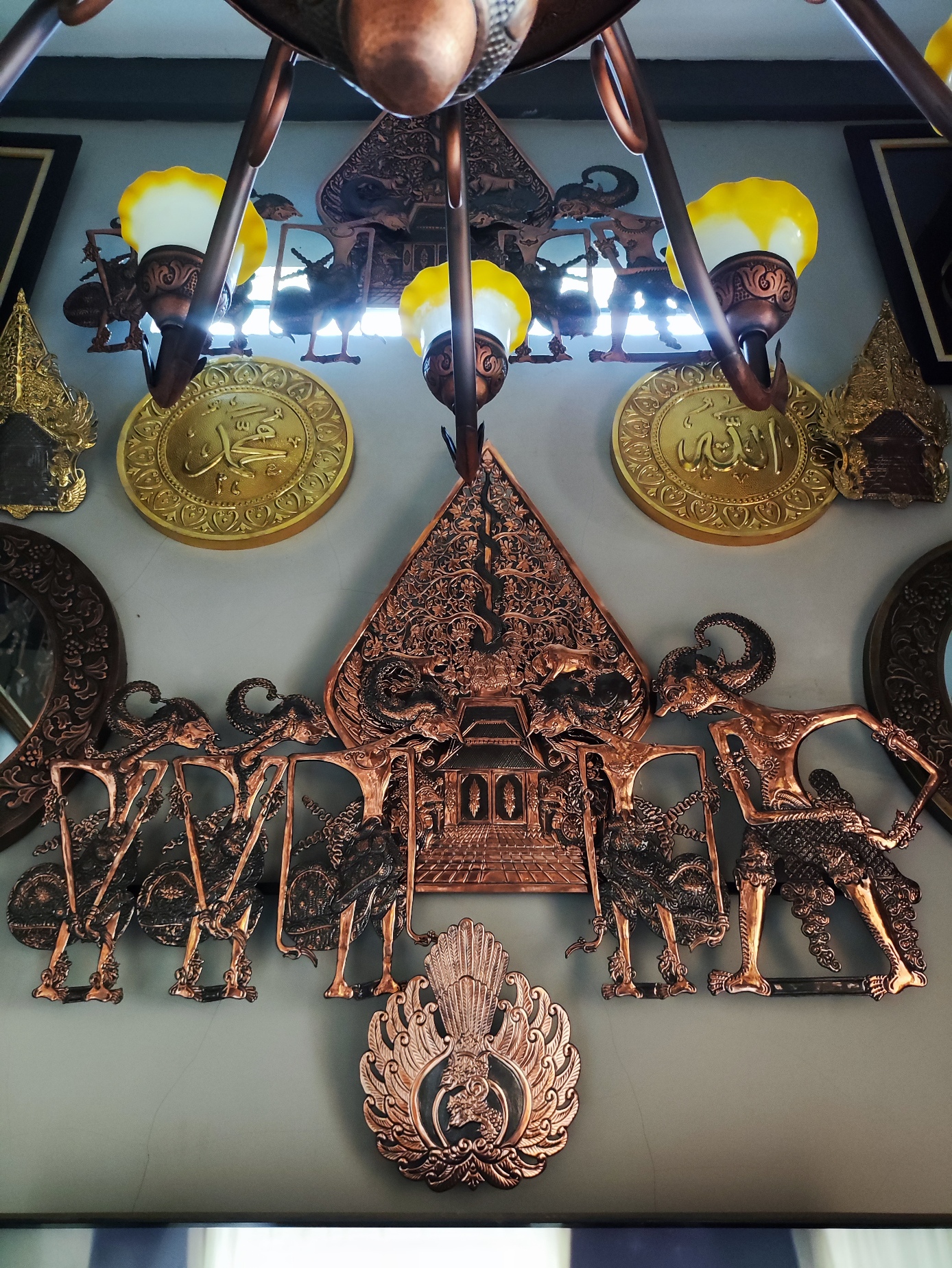 Gunungan Wayang Pandawa Lima Tembaga Finishing Hitam Poles | Yuda Art Design