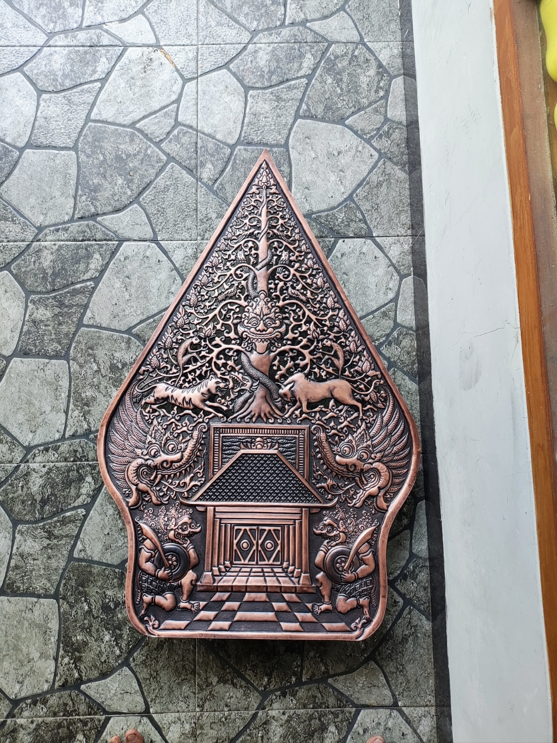 Gunungan Wayang Tembaga Handmade 1 Meter – Finishing Hitam Klasik