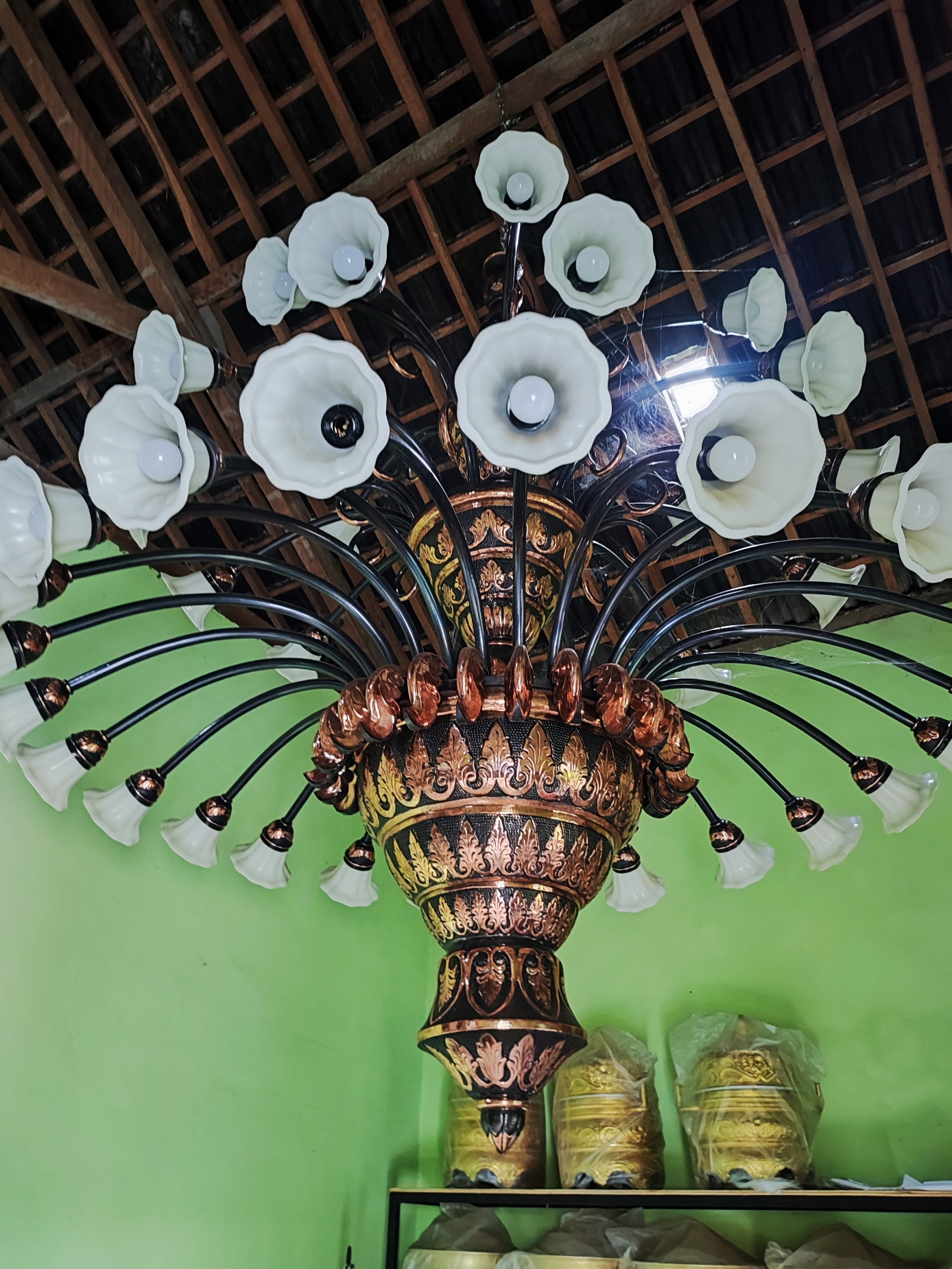 Lampu Gantung Tembaga Megah & Besar  Bekasi